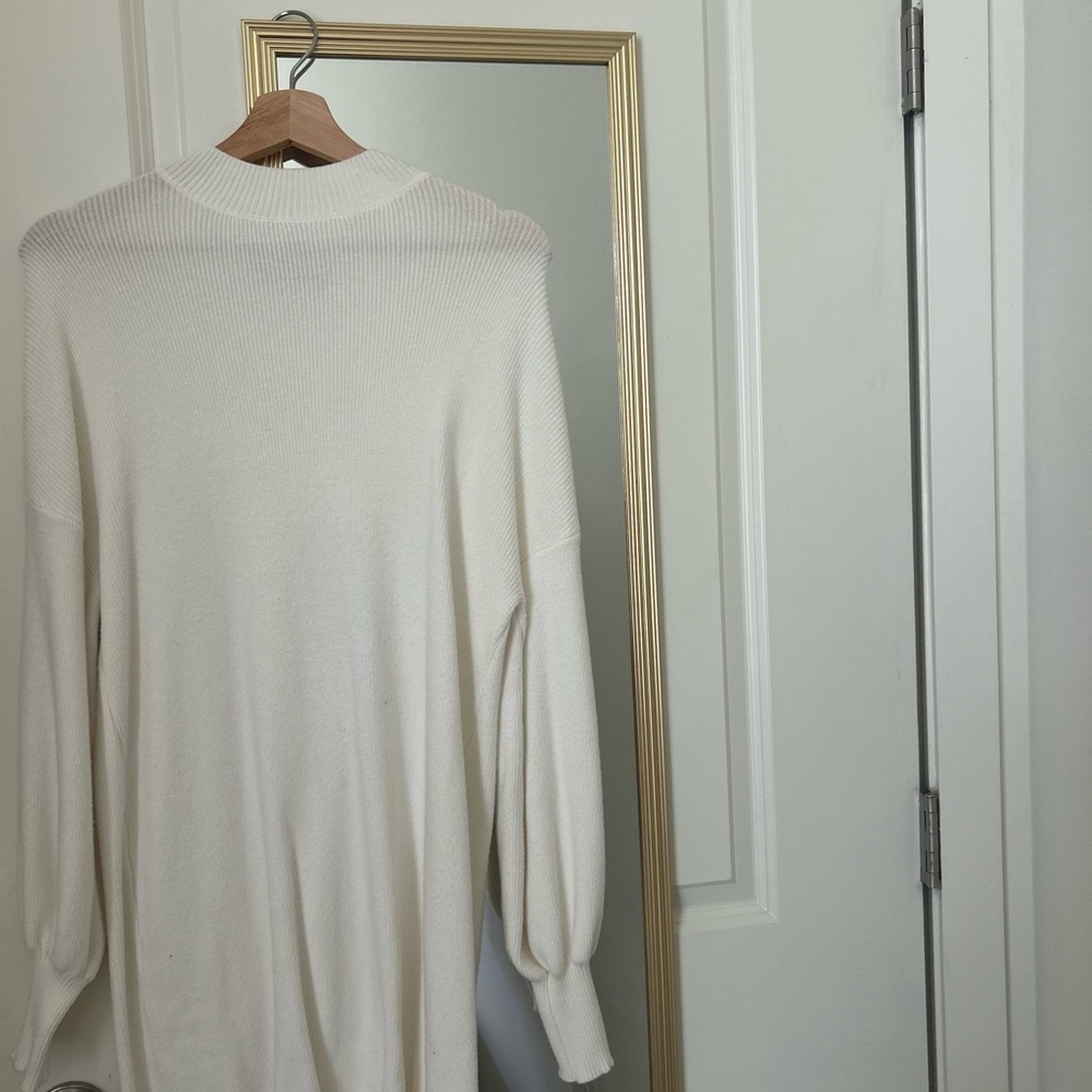 WHITE SWEATER DRESS - Picture 4 of 6